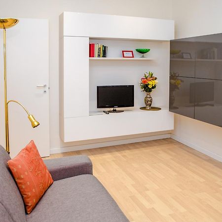 Guesthost - Istria M5 Cozy Apartment Milano Eksteriør billede